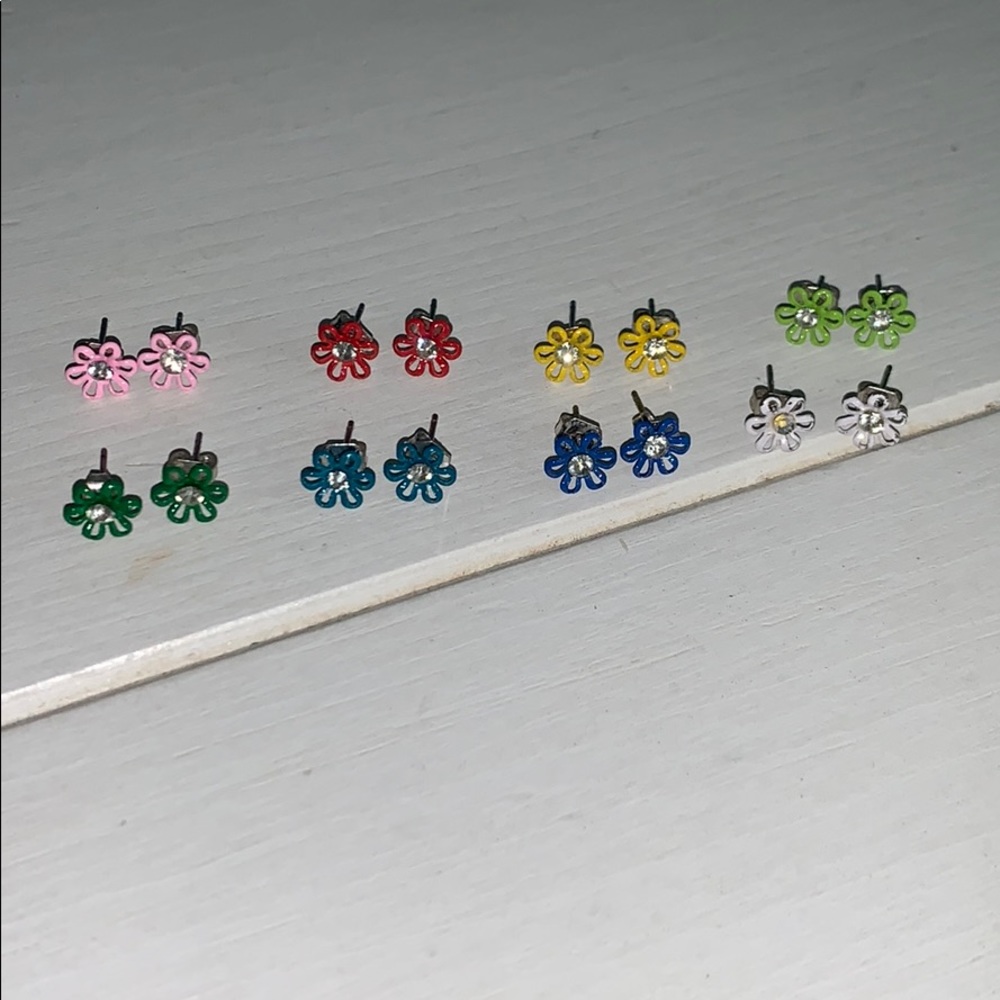 8 pairs of flower earrings